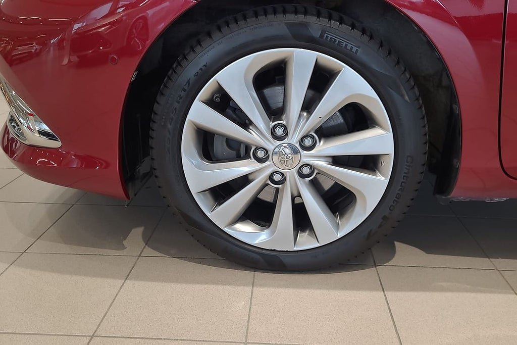 Vehicle Image 11
