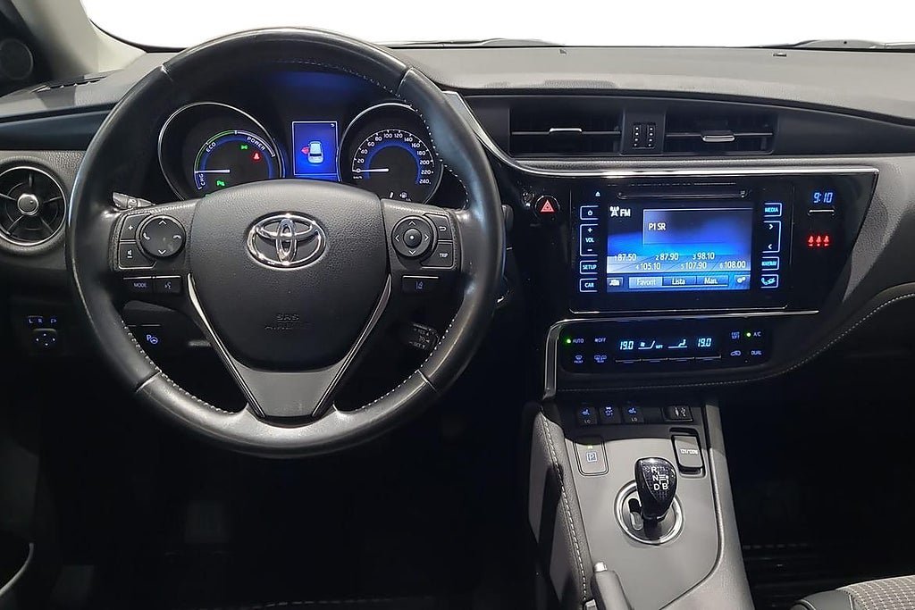 Vehicle Image 12