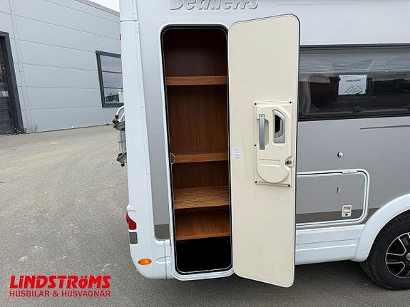 Vehicle Image 27
