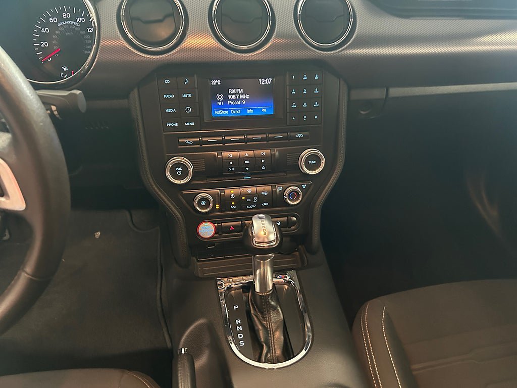 Vehicle Image 12