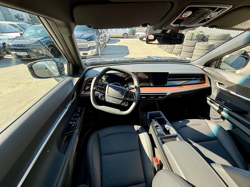 Vehicle Image 9
