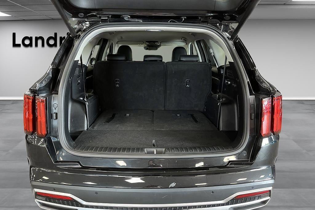 Vehicle Image 14