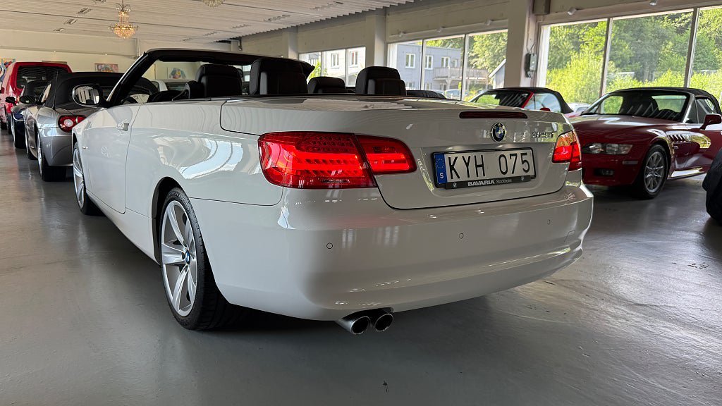 Vehicle Image 28