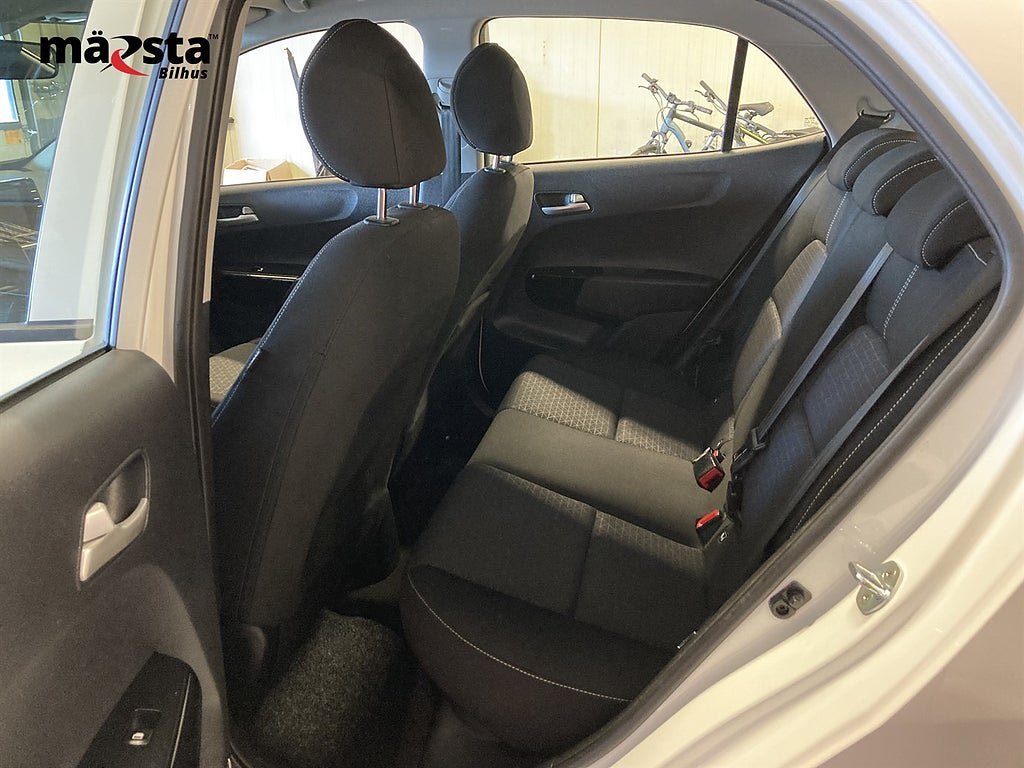 Vehicle Image 11