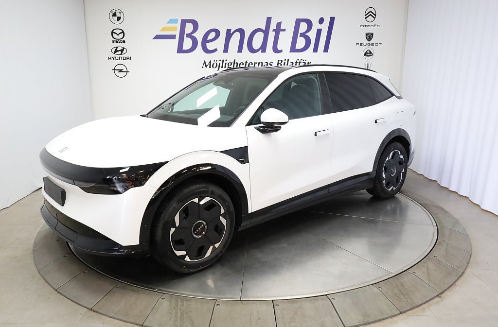 Vehicle Image 4