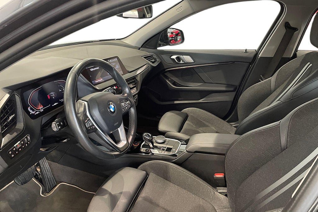 Vehicle Image 12