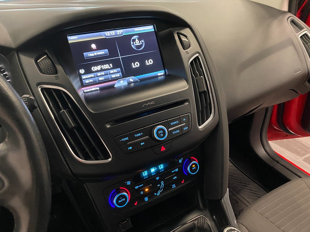 Vehicle Image 12