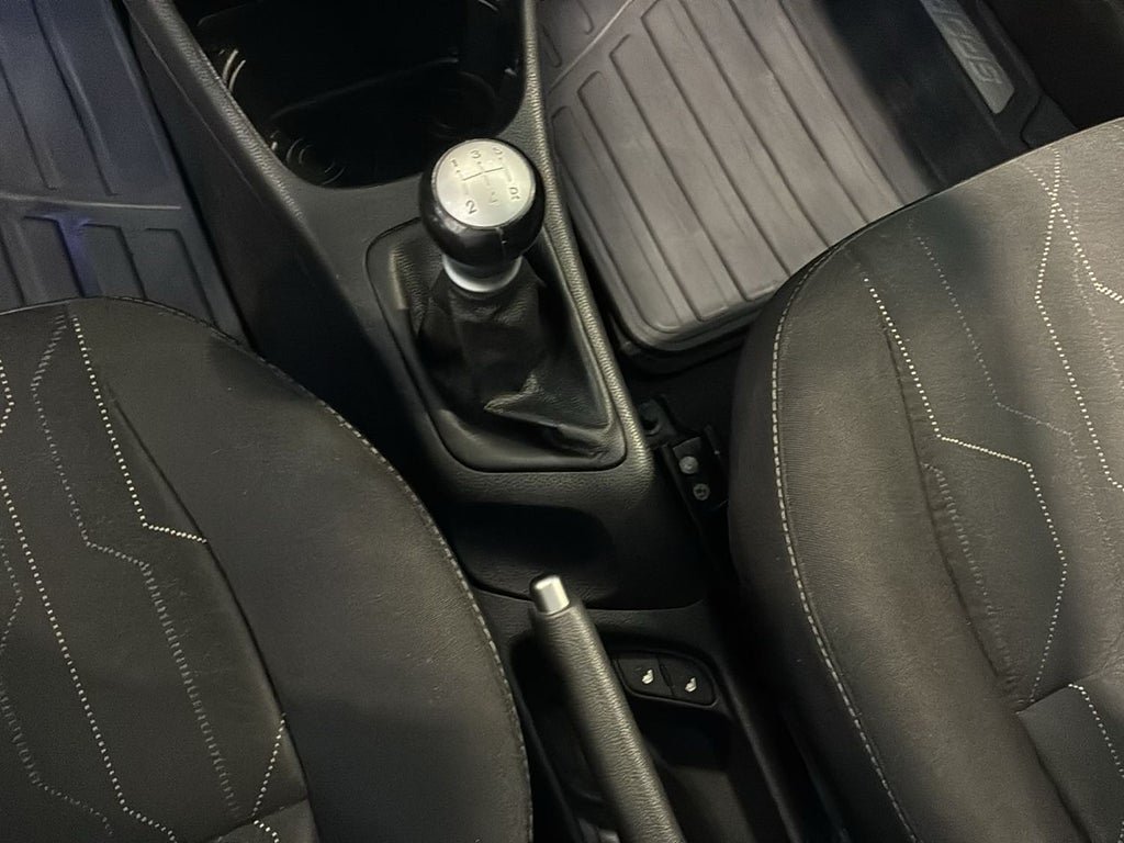 Vehicle Image 12