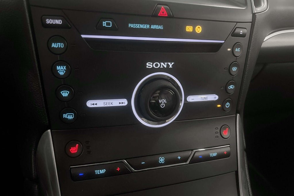 Vehicle Image 21