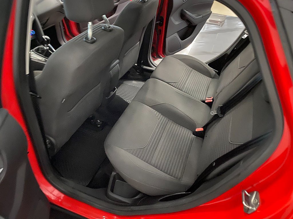 Vehicle Image 15