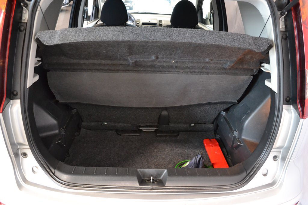 Vehicle Image 9
