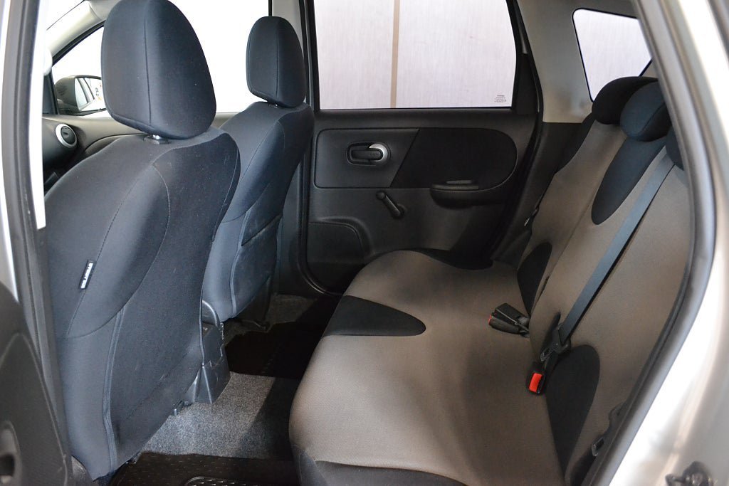 Vehicle Image 10