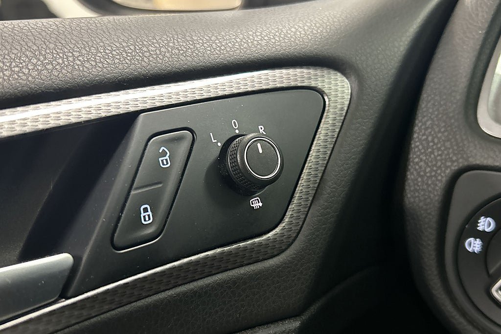 Vehicle Image 28