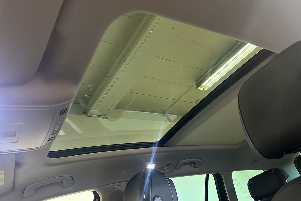 Vehicle Image 38