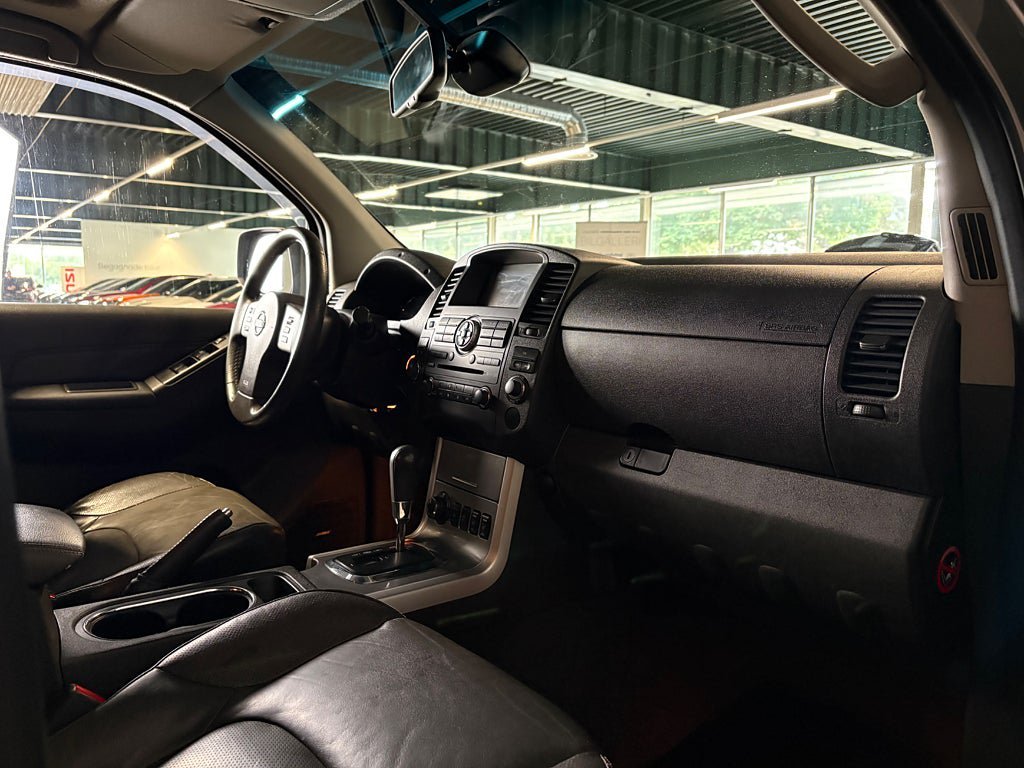 Vehicle Image 13