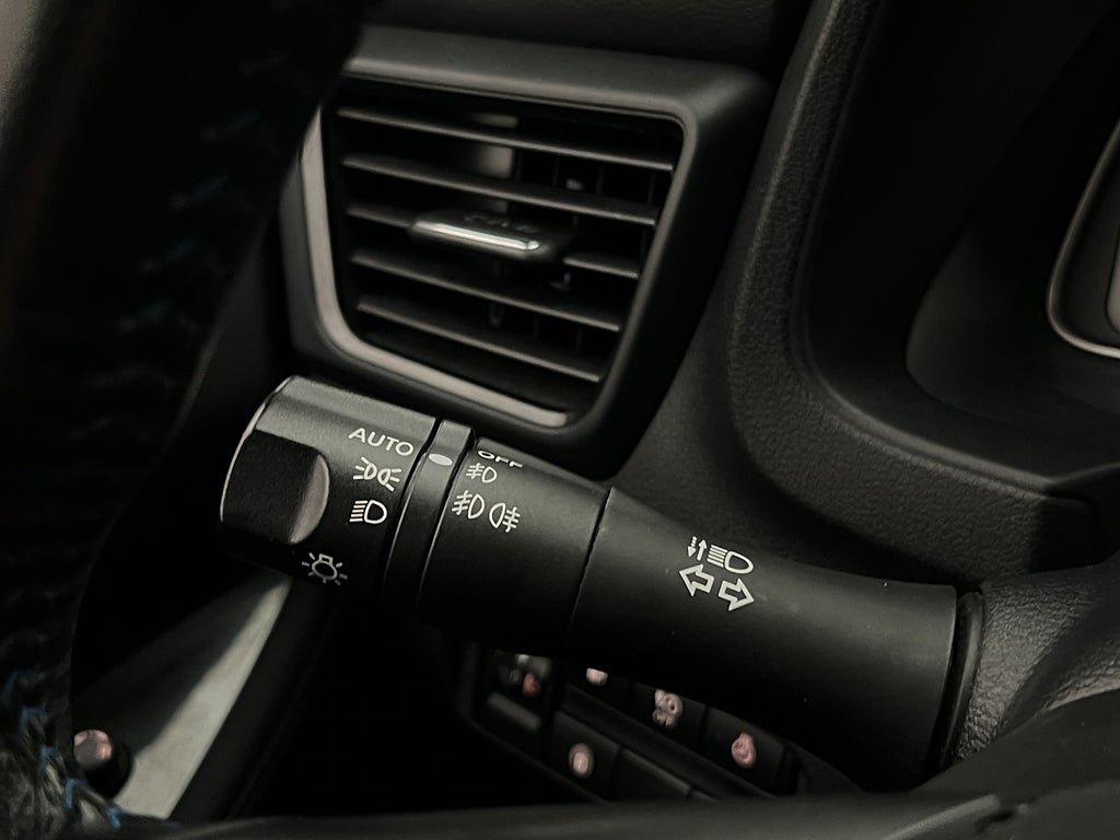 Vehicle Image 25