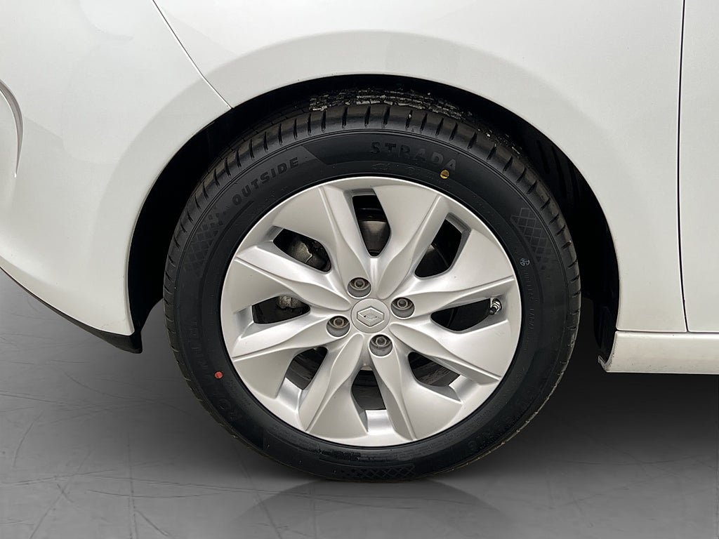 Vehicle Image 25
