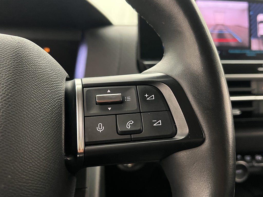 Vehicle Image 26