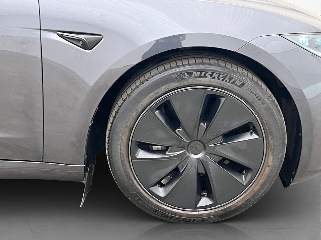 Vehicle Image 33