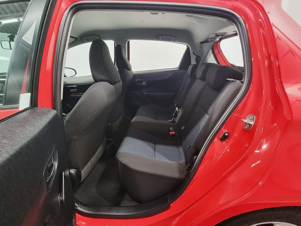 Vehicle Image 8