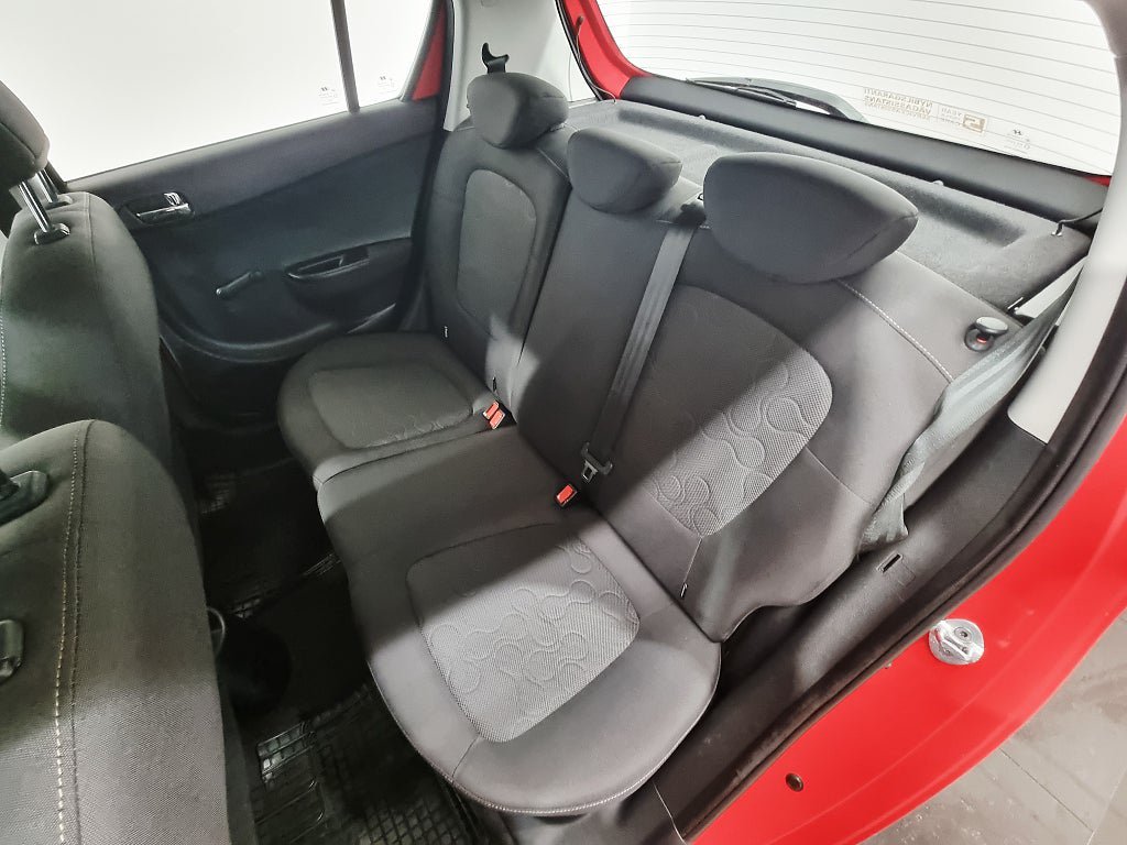 Vehicle Image 9