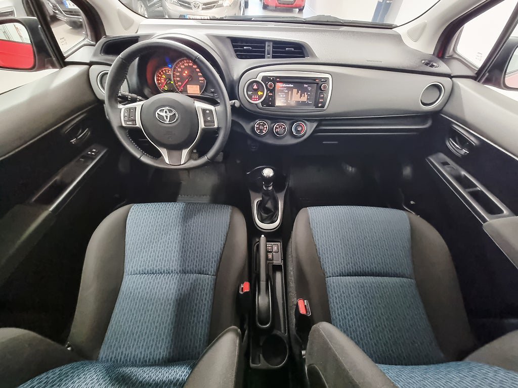 Vehicle Image 11