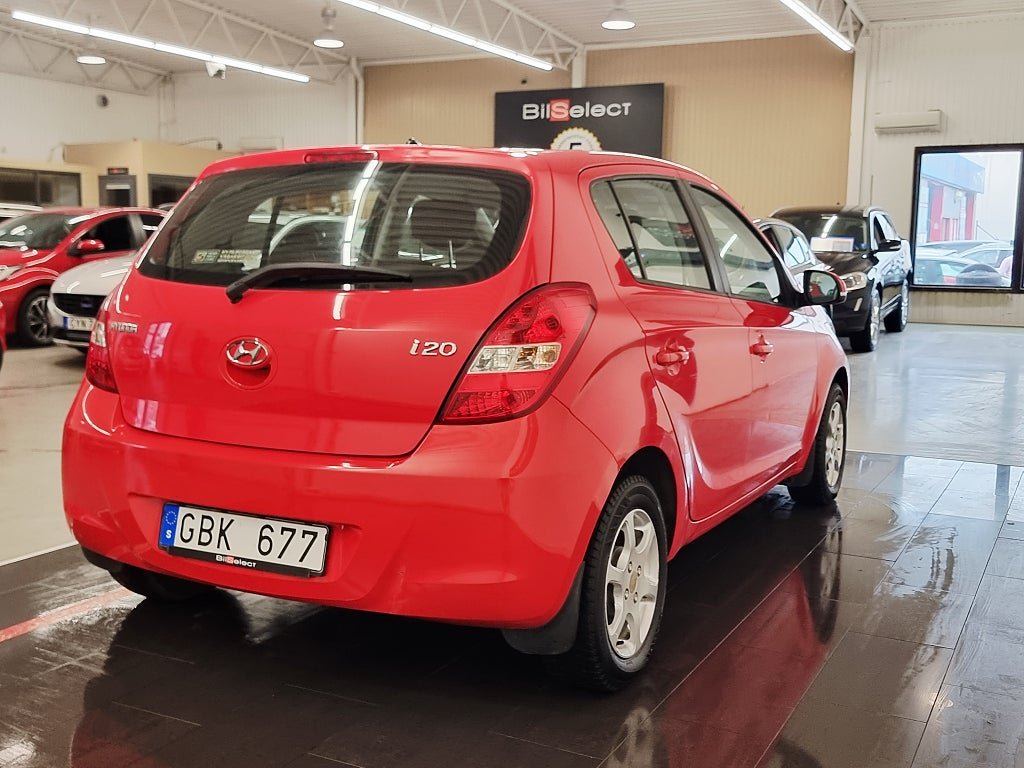 Vehicle Image 13