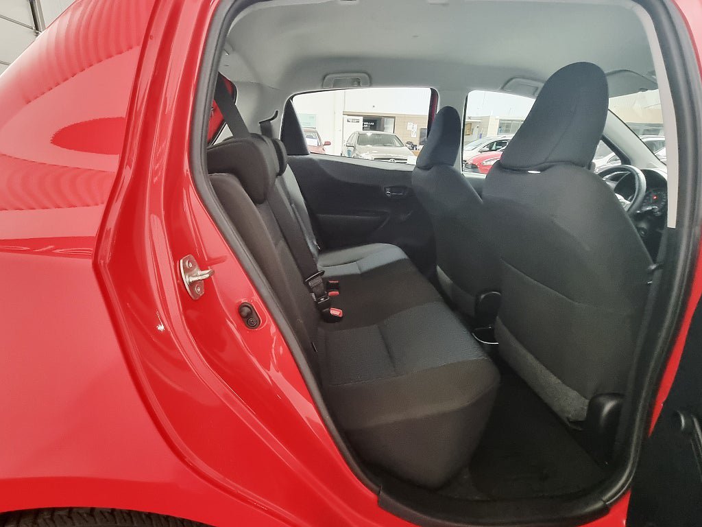 Vehicle Image 21