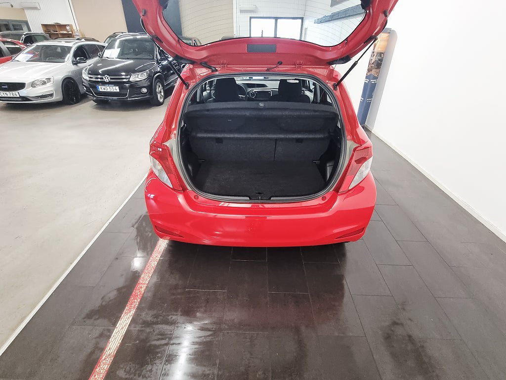 Vehicle Image 23