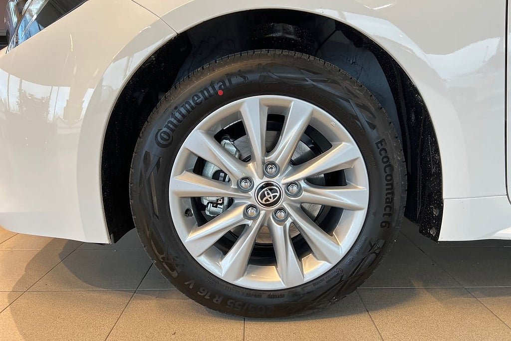 Vehicle Image 10