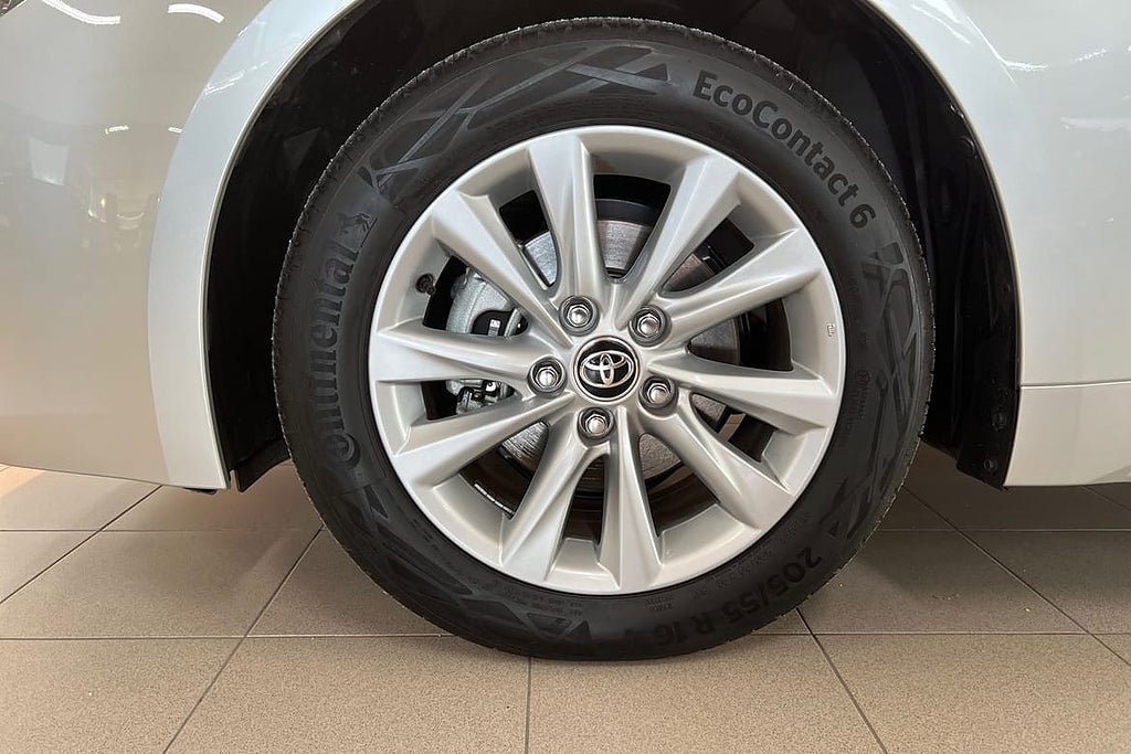 Vehicle Image 16