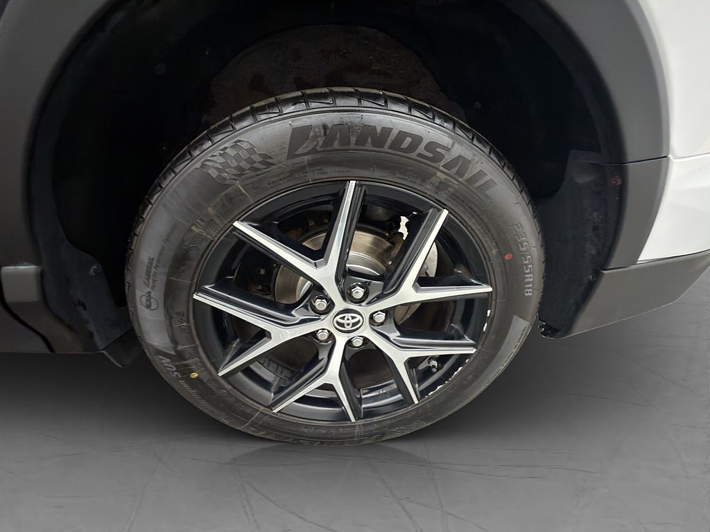 Vehicle Image 33