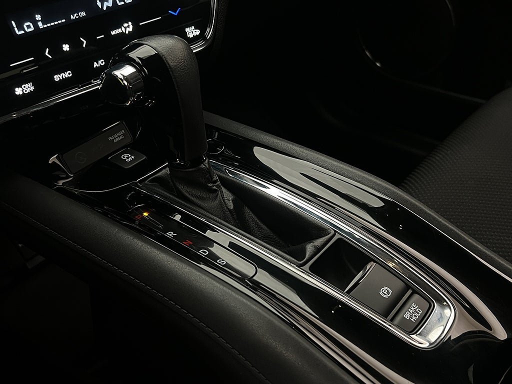 Vehicle Image 23