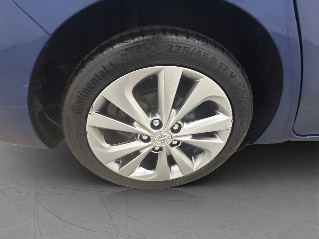 Vehicle Image 32