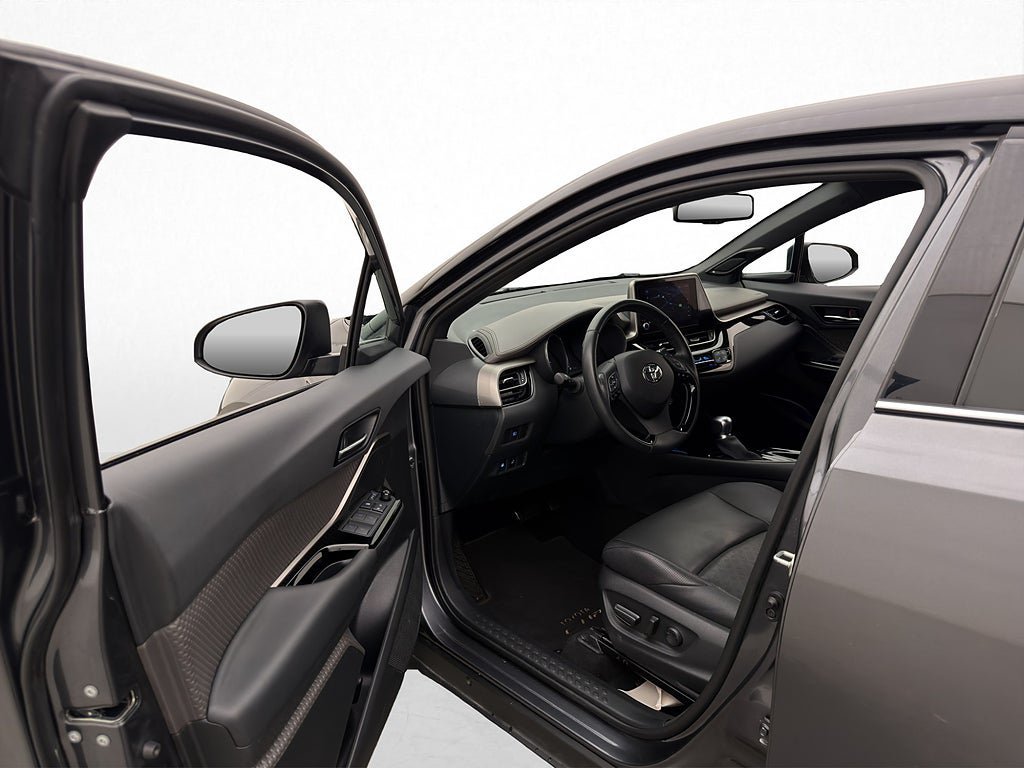 Vehicle Image 10