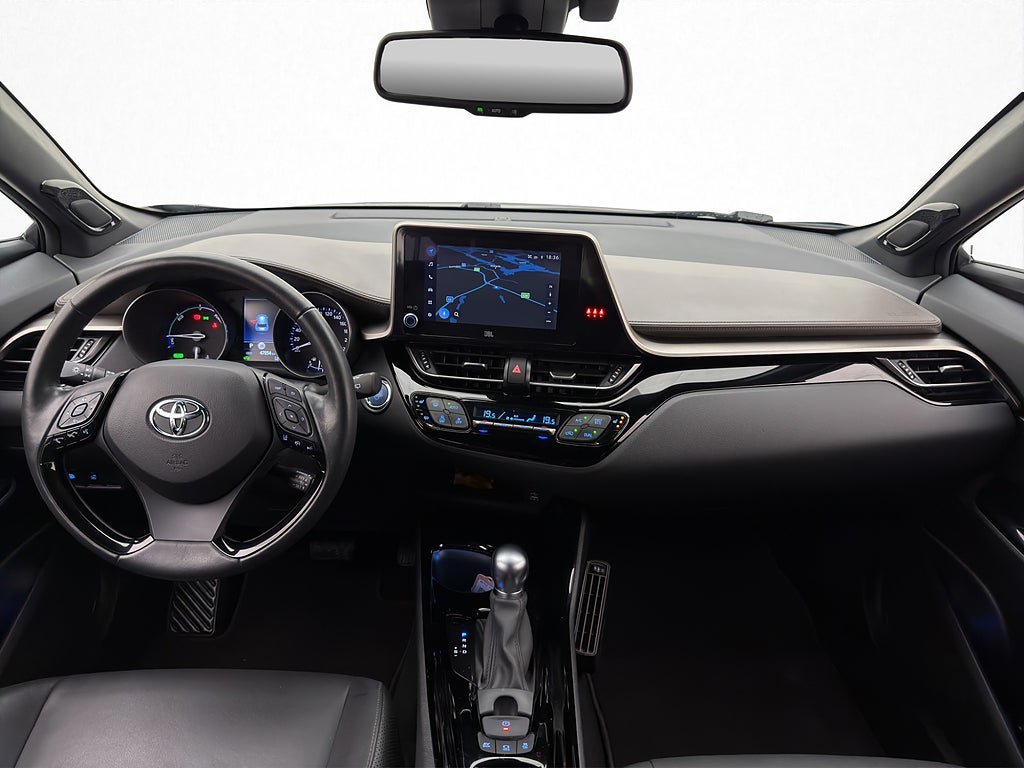 Vehicle Image 12