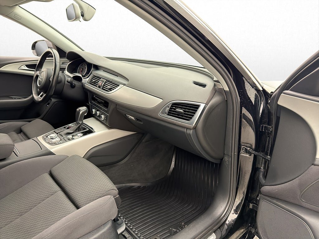 Vehicle Image 24