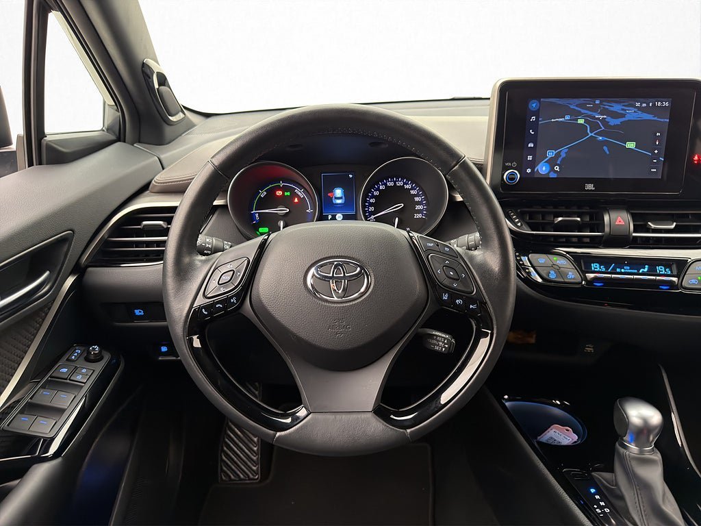 Vehicle Image 13