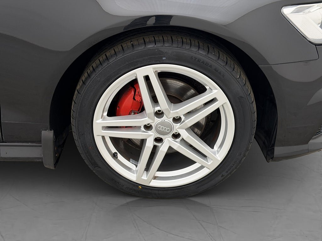 Vehicle Image 30