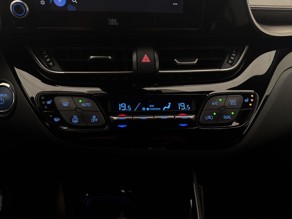 Vehicle Image 23