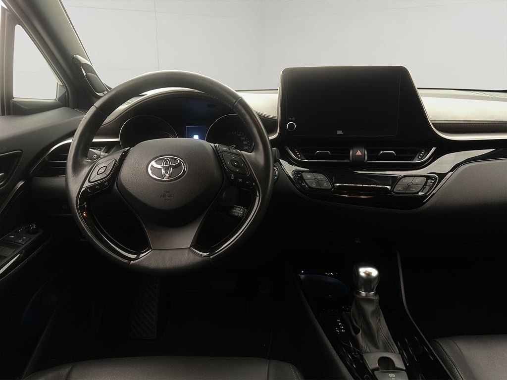 Vehicle Image 13