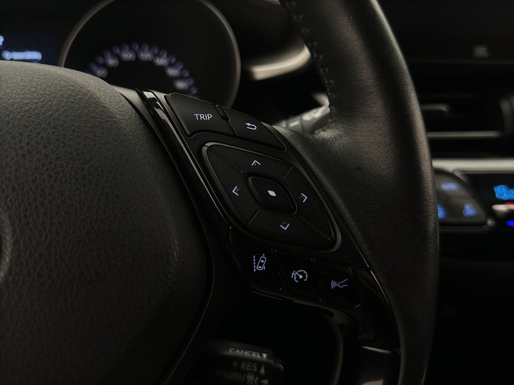Vehicle Image 19