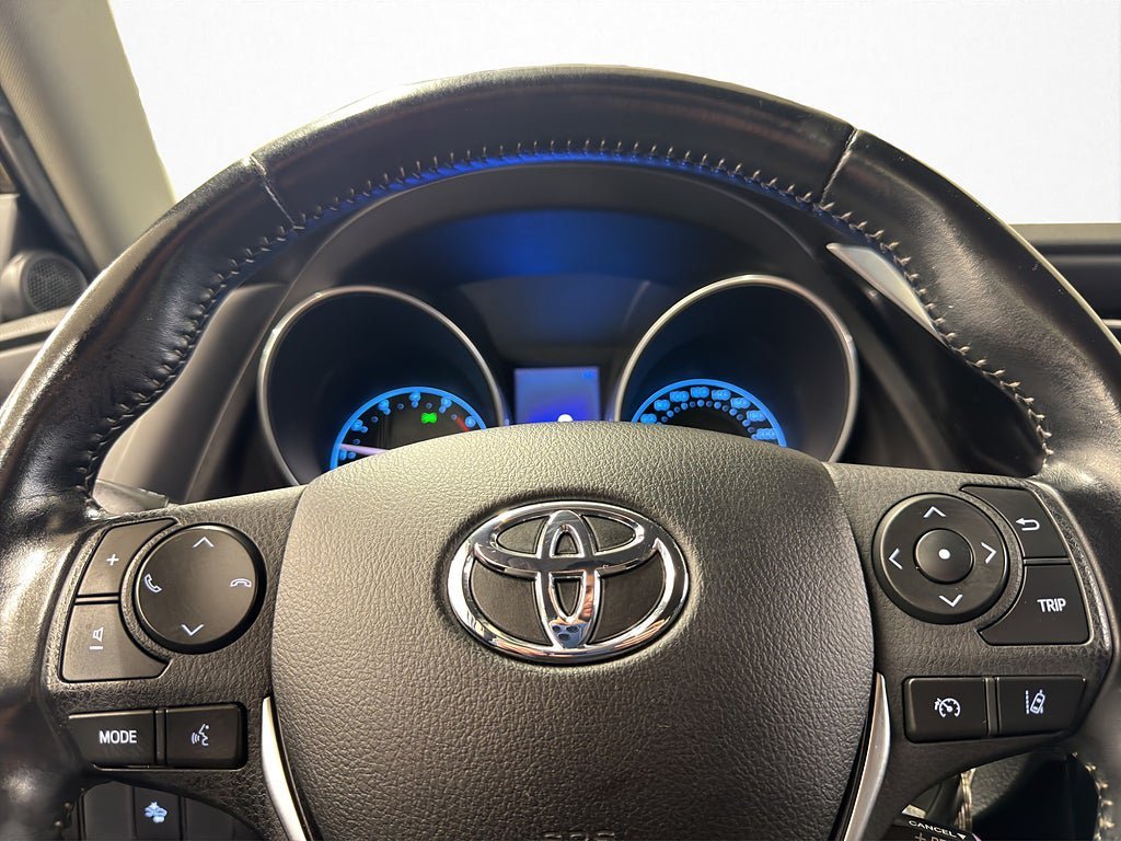 Vehicle Image 16
