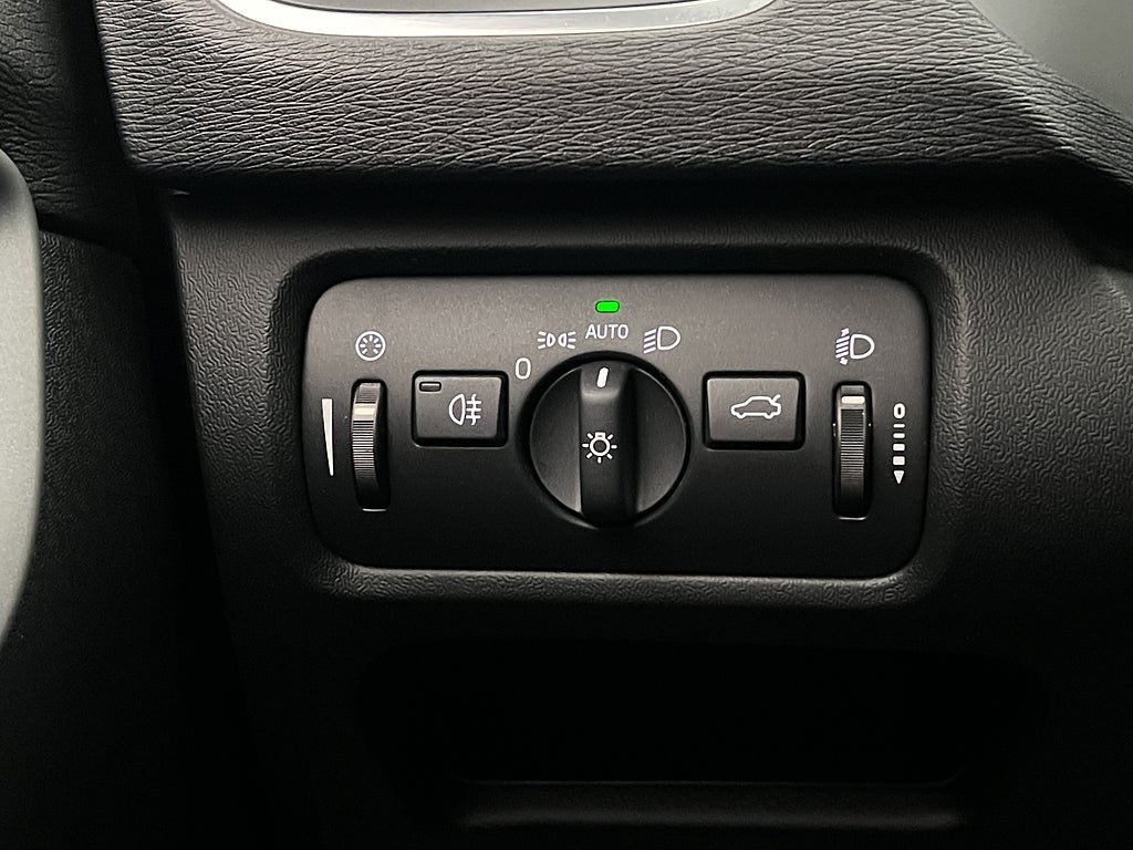 Vehicle Image 29