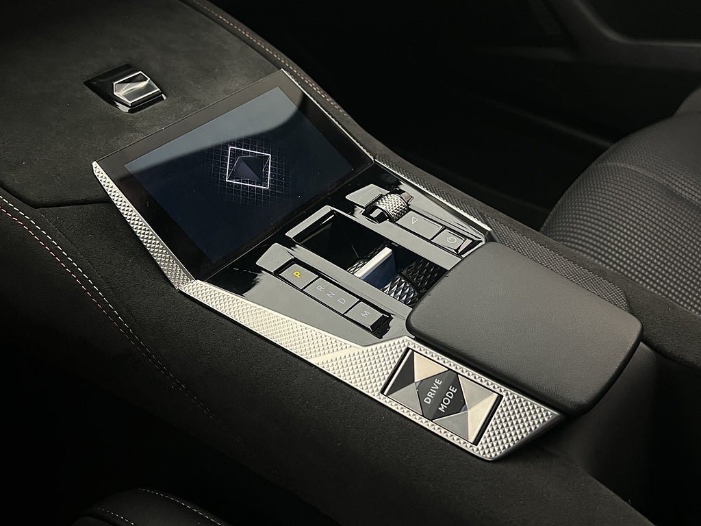 Vehicle Image 26