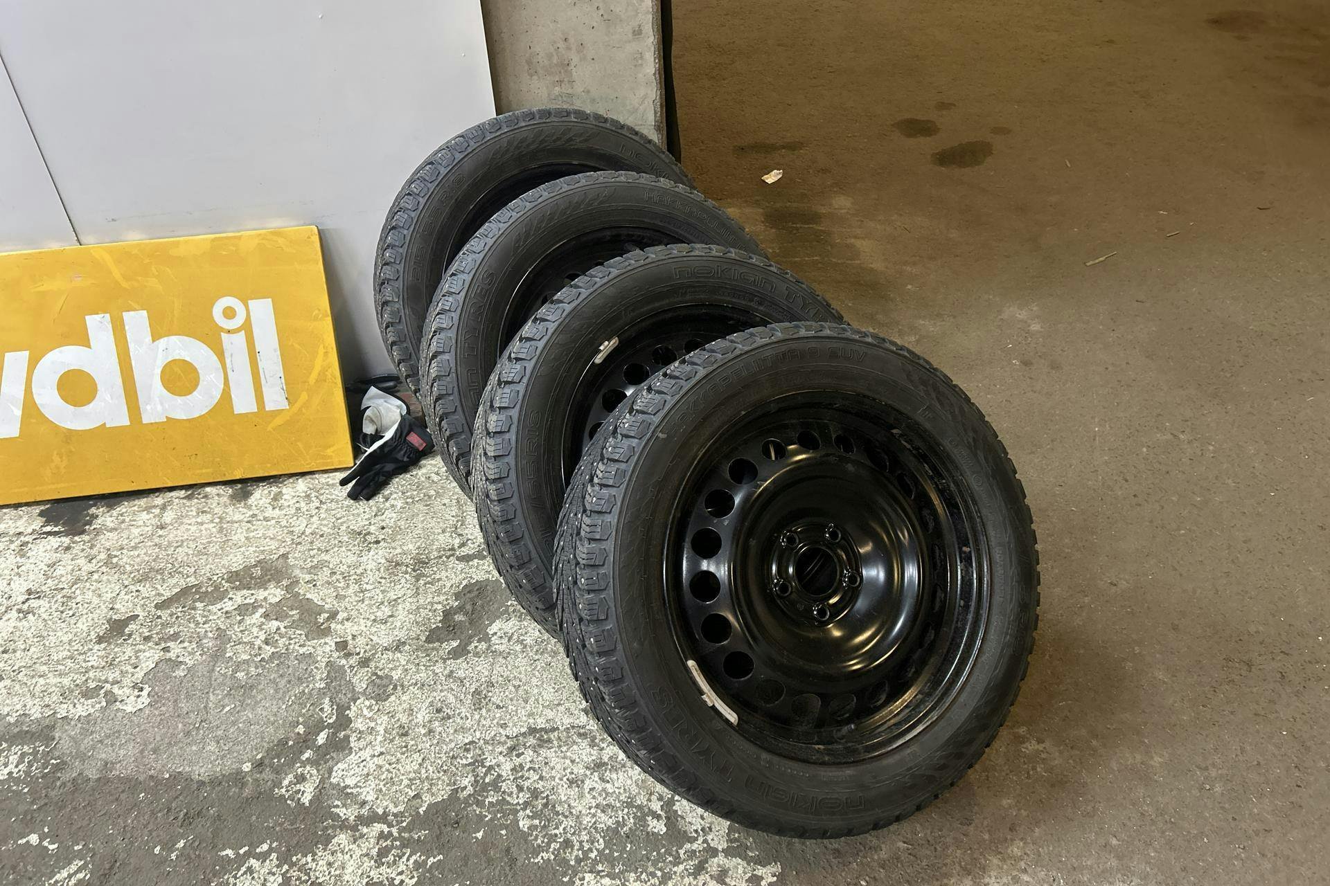 Vehicle Image 15