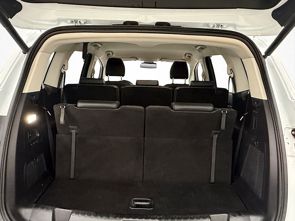 Vehicle Image 32