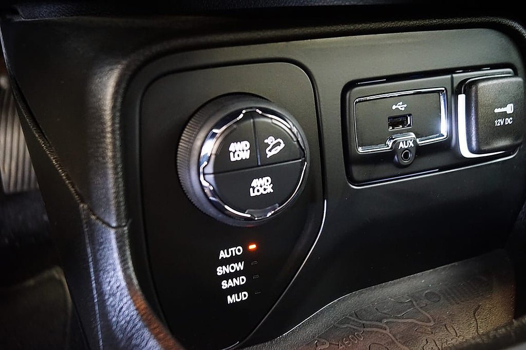 Vehicle Image 18