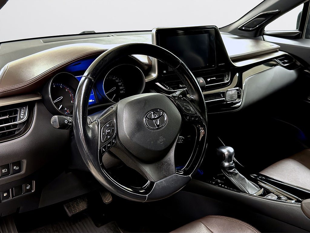 Vehicle Image 10