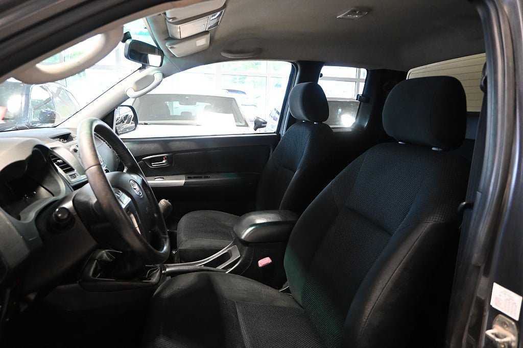 Vehicle Image 8